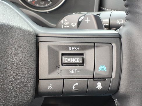 Certified 2025 Nissan Rogue SV image 24