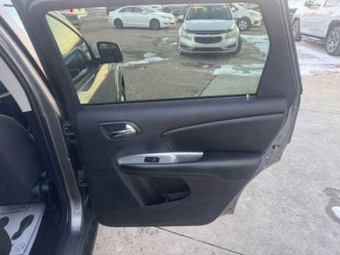 Used 2013 Dodge Journey SE w/ Flexible Seating Group image 19