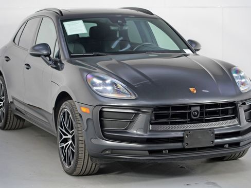 Used 2023 Porsche Macan w/ Premium Plus Package image 53
