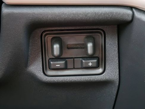 Used 2025 Ford Expedition Active AWD/4WD image 25