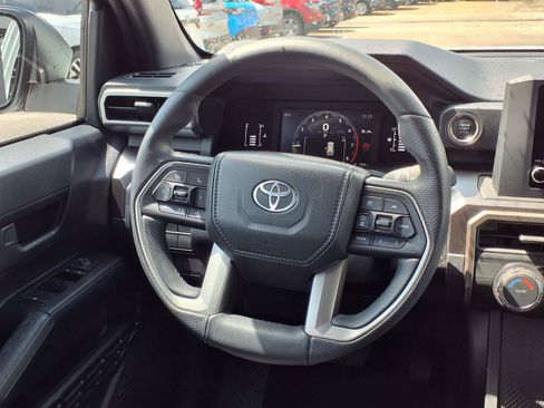 Used 2025 Toyota 4Runner SR5 RWD image 15