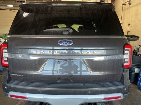 Used 2024 Ford Expedition Limited AWD/4WD image 3