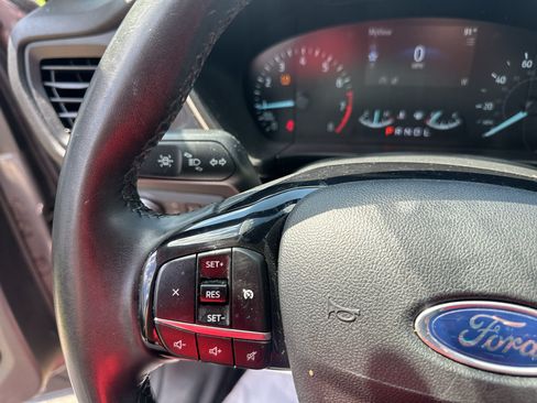 Used 2021 Ford Escape SE w/ Cold Weather Package FWD image 19