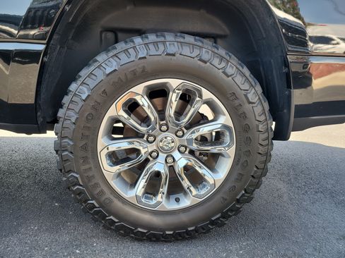 Used 2023 RAM 1500 Laramie AWD/4WD image 9