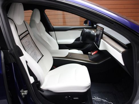 Used 2022 Tesla Model S AWD image 19