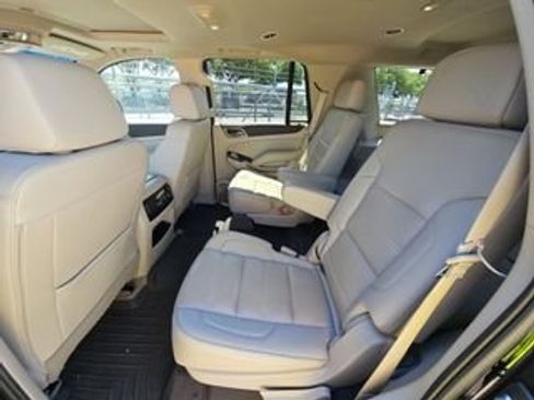 Used 2020 GMC Yukon Denali w/ Denali Premium Package image 10