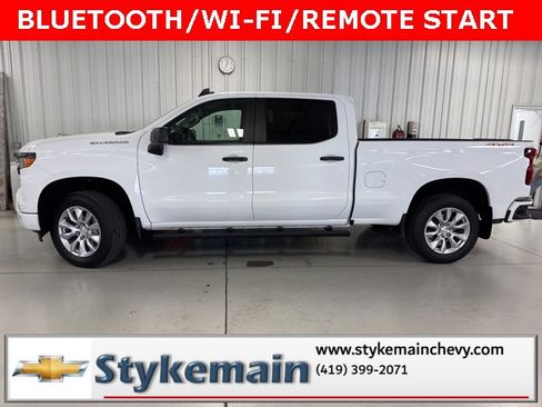 Used 2023 Chevrolet Silverado 1500 Custom image 2
