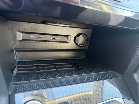 Certified 2025 Volkswagen Taos SEL w/ Black Wheel Plus Package image 15