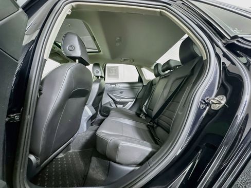 Used 2024 Volkswagen Jetta SE w/ Panoramic Sunroof Package FWD image 29