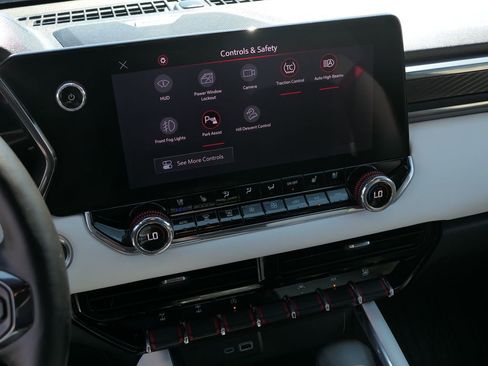 Used 2024 GMC Canyon AT4X image 19