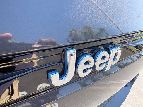 Used 2023 Jeep Grand Cherokee 4WD 4xe w/ Luxury Tech Group II image 26