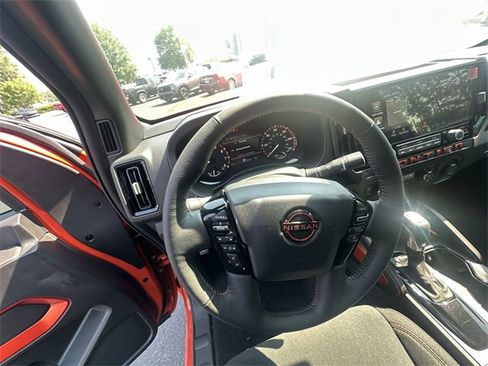 Certified 2025 Nissan Frontier Pro-X w/ Pro Convenience Package image 11