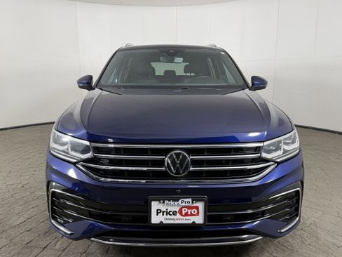 Used 2024 Volkswagen Tiguan SEL R-Line image 2