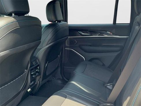 Used 2023 Jeep Grand Cherokee Trailhawk image 13