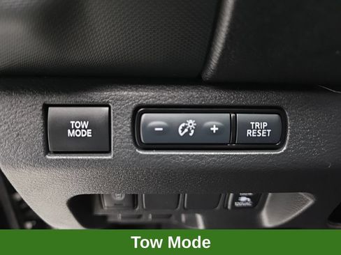 Used 2023 Nissan Frontier PRO-4X w/ Pro-4X Premium Package AWD/4WD image 17