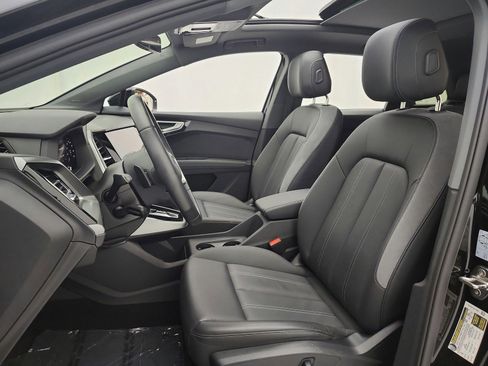 Used 2024 Audi Q4 e-tron Prestige w/ Black Optic Package image 18