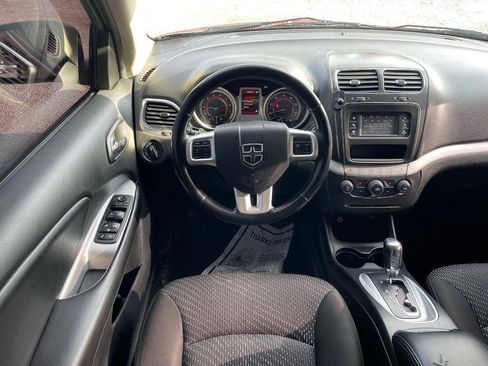 Used 2020 Dodge Journey SE w/ SE Popular Equipment Group FWD image 14
