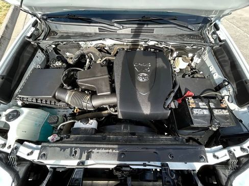 Used 2023 Toyota Tacoma SR5 AWD/4WD image 31