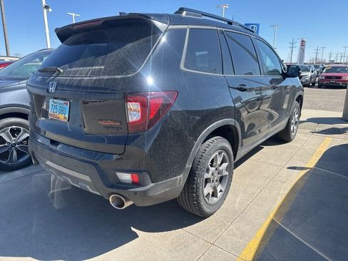 Used 2023 Honda Passport TrailSport image 2