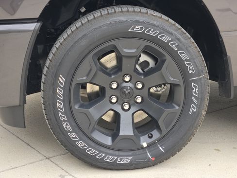 New 2026 RAM 1500 Express AWD/4WD image 10