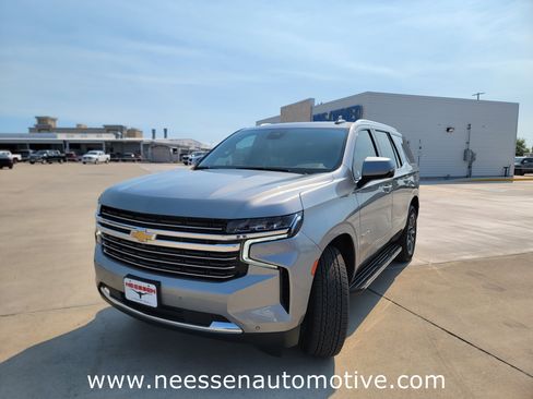 Used 2023 Chevrolet Tahoe LT w/ Luxury Package image 3