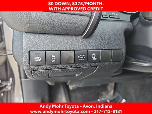 Used 2020 Toyota Camry SE FWD image 14