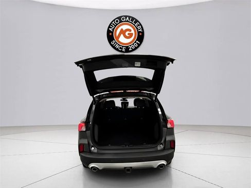 Used 2020 Ford Escape Titanium image 21