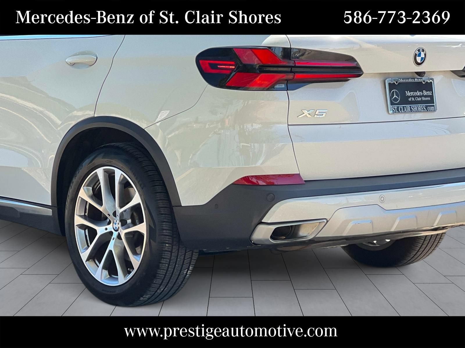 Used 2024 BMW X5 xDrive40i w/ Premium Package AWD/4WD image 4
