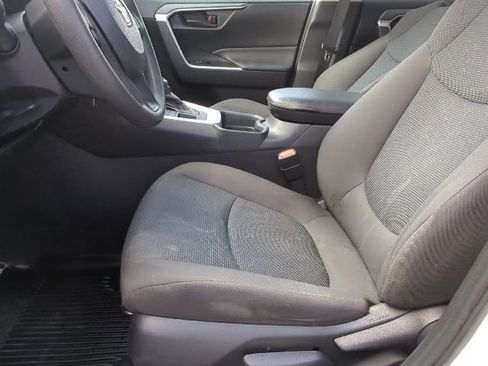 Used 2020 Toyota RAV4 LE w/ All Weather Liner Package AWD/4WD image 9
