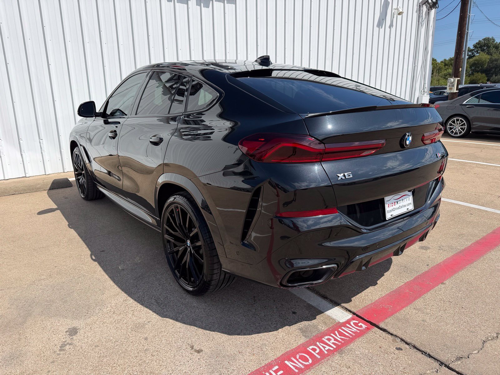 Used 2021 BMW X6 M50i w/ Executive Package AWD/4WD image 4