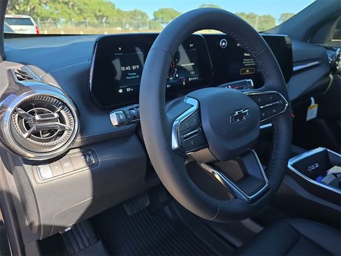 New 2026 Chevrolet Equinox LT w/ Convenience Package II image 16