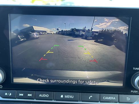 Used 2025 Nissan Rogue SV AWD/4WD image 10