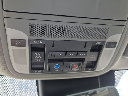 Used 2015 Acura TLX w/ Technology Package FWD image 24