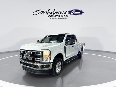 Used 2024 Ford F250 XLT image 3