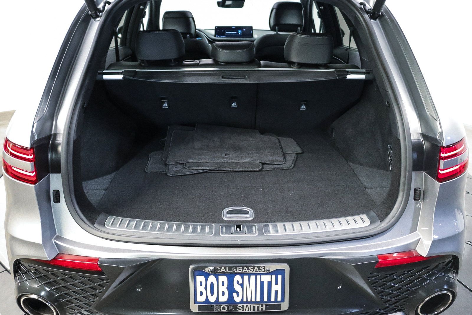 Used 2023 Genesis GV70 3.5T Sport w/ Sport Prestige Package AWD/4WD image 27