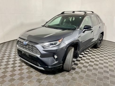 Used 2020 Toyota RAV4 XSE w/ Carpet Mat Package AWD/4WD image 12