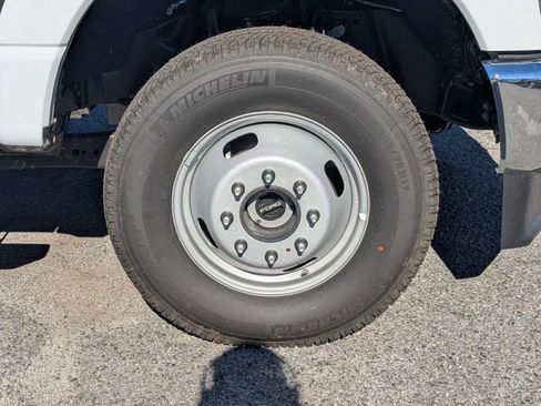 New 2025 Ford F350 XL w/ XL Chrome Package image 11