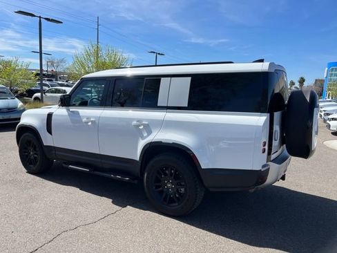 Used 2025 Land Rover Defender 130 S image 4