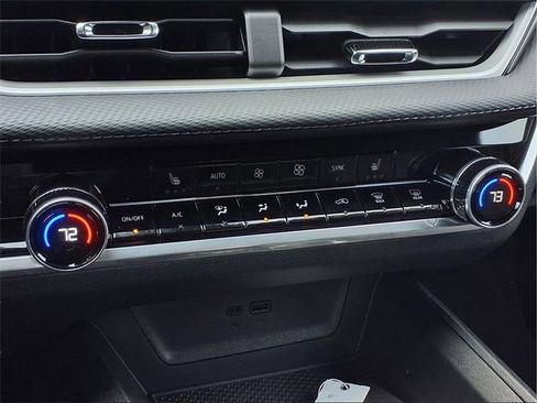 New 2026 Chevrolet Equinox LT w/ Convenience Package II image 8