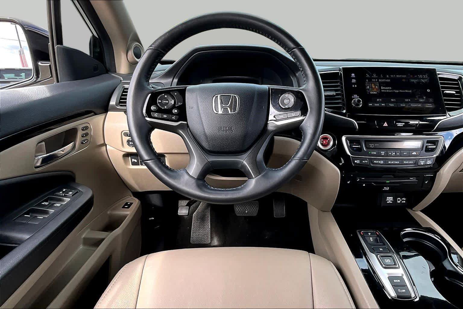 Used 2022 Honda Pilot Touring image 6
