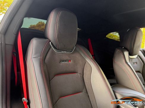 Used 2019 Chevrolet Camaro ZL1 RWD image 32