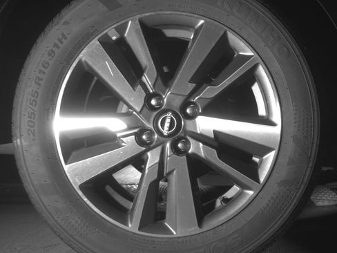 Used 2025 Nissan Versa SV FWD image 18