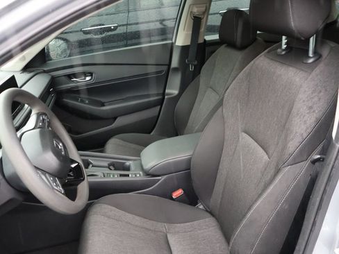 Used 2024 Honda Accord EX image 11