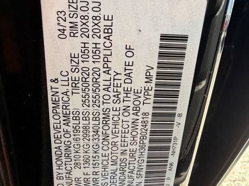 Used 2023 Honda Pilot Sport image 32