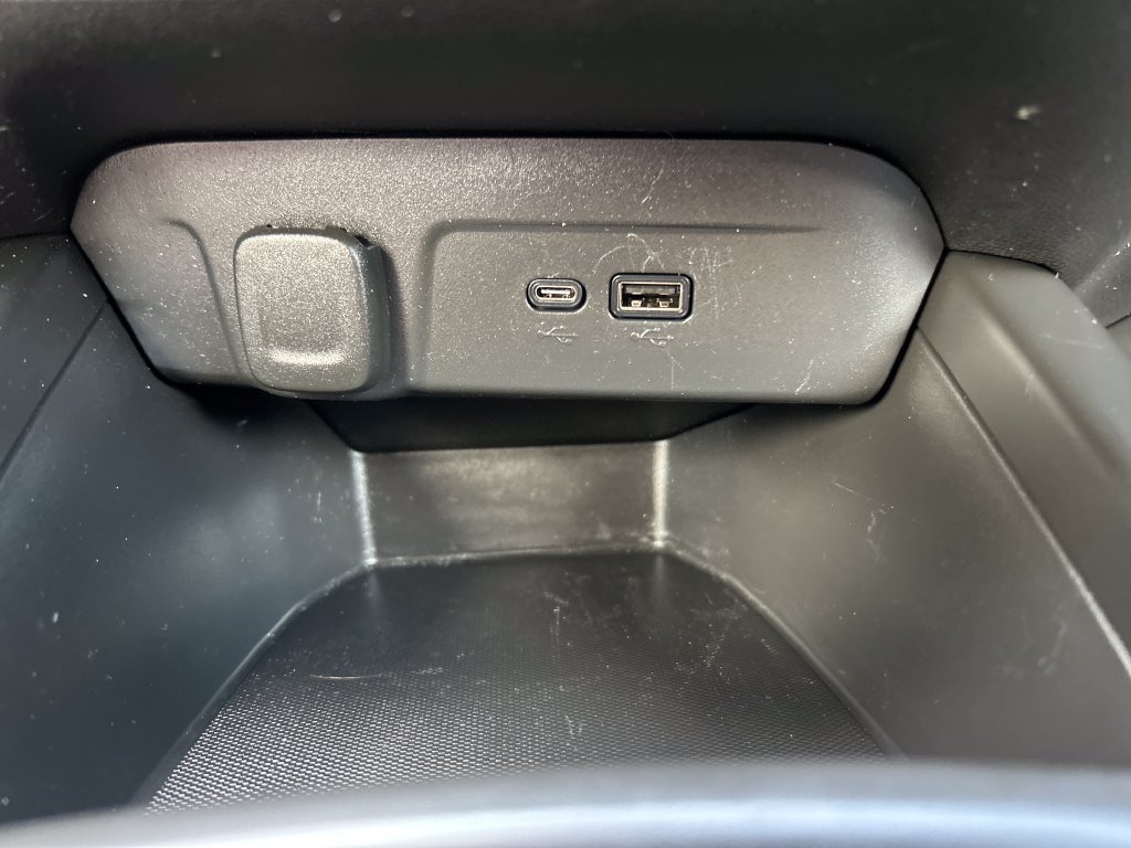 Used 2024 Chevrolet Trax RS w/ Driver Confidence Package FWD image 27