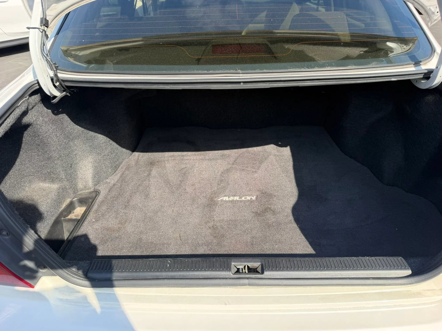 Used 1999 Toyota Avalon XL FWD image 35