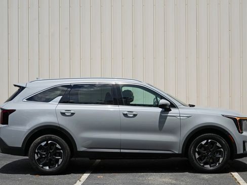 Used 2025 Kia Sorento S w/ Panoramic Sunroof Package AWD/4WD image 52