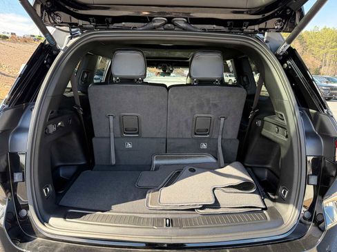 New 2025 Jeep Grand Cherokee L Limited w/ Black Appearance Package AWD/4WD image 29