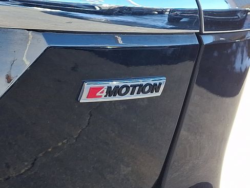 Certified 2022 Volkswagen Atlas SEL R-Line image 33