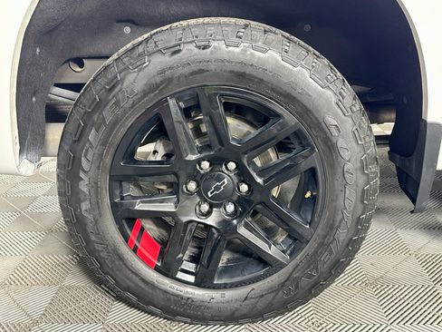 Used 2021 Chevrolet Silverado 1500 RST w/ Redline Edition AWD/4WD image 30